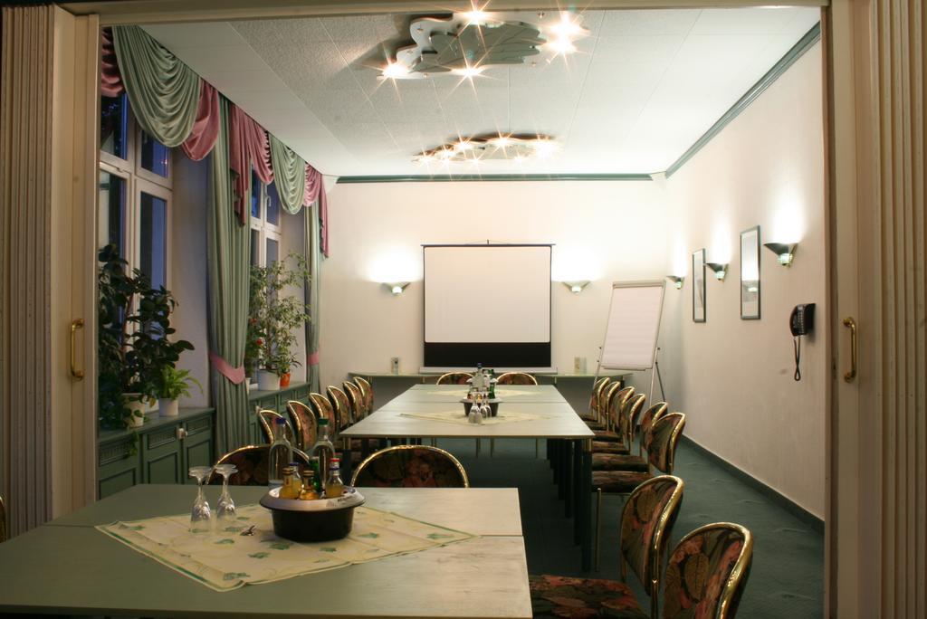 Hotel Reifenstein Kleinbartloff Exteriör bild