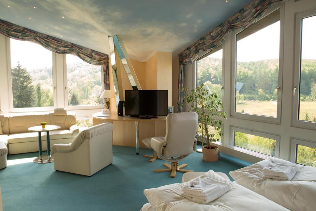Hotel Reifenstein Kleinbartloff Exteriör bild
