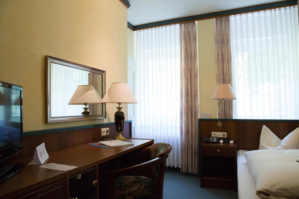 Hotel Reifenstein Kleinbartloff Exteriör bild