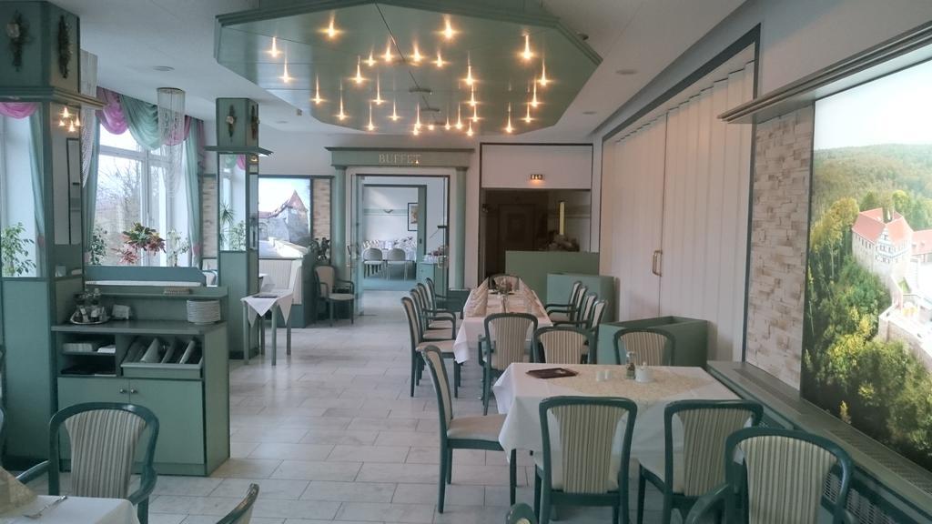 Hotel Reifenstein Kleinbartloff Exteriör bild